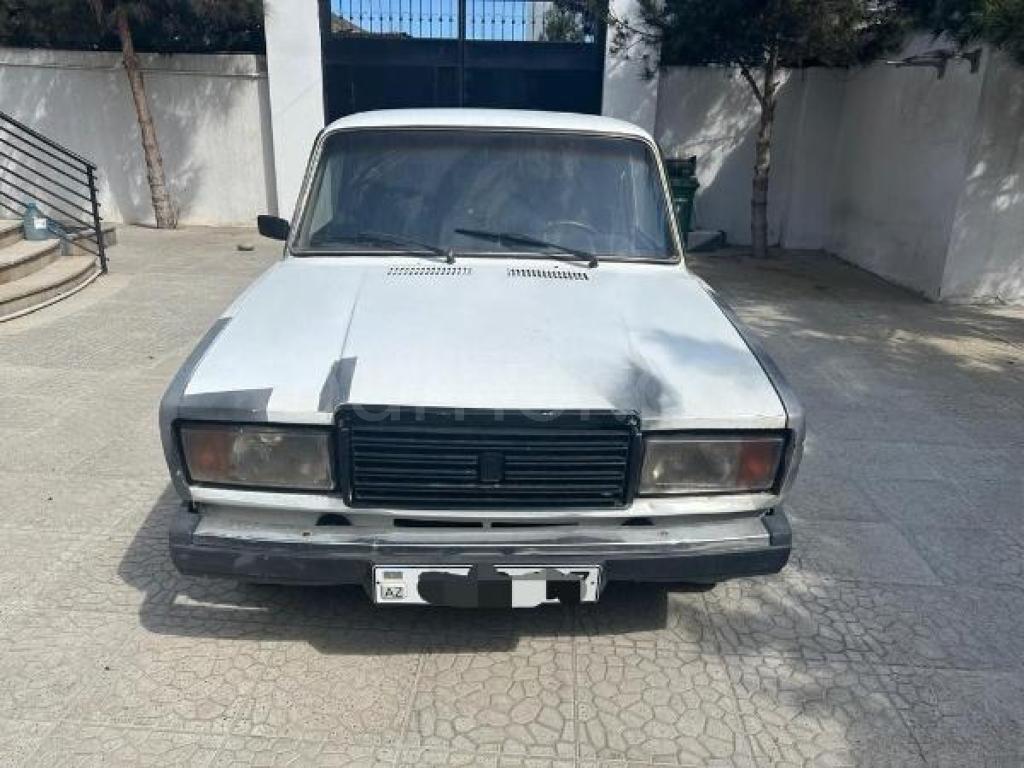 LADA (VAZ) 2107 2002 Benzin 75 Sedan 352536 km Mexanika