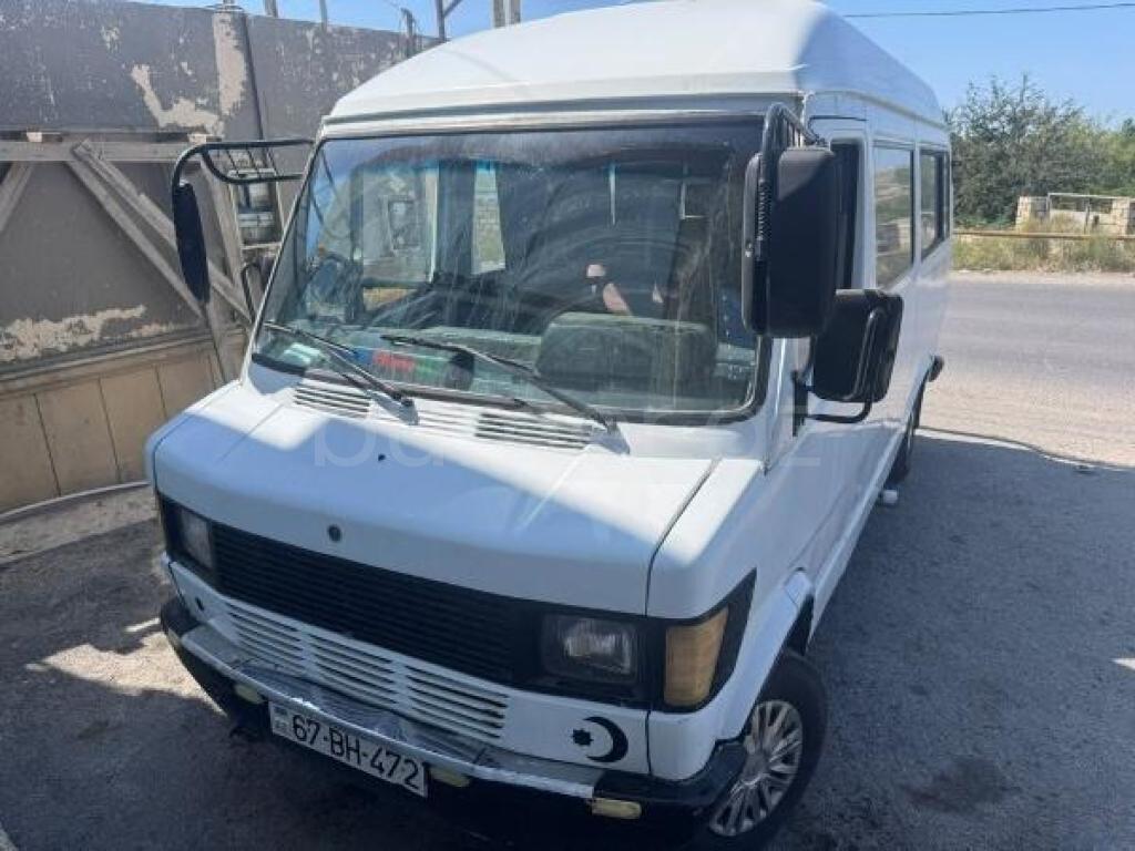 Mercedes 208 D 1988 Dizel 230 300000 km Mikroavtobuslar Mexanika