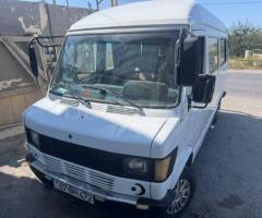 Mercedes 208 D 1988 Dizel 230 300000 km Mikroavtobuslar Mexanika