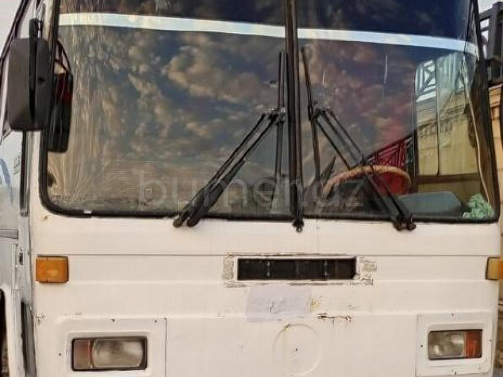 Mercedes 0303 1990 Dizel 400 586000 km Avtobuslar Mexanika