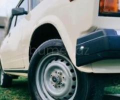 LADA (VAZ) 2107 1984 Benzin 75 Sedan 100000 km Mexanika