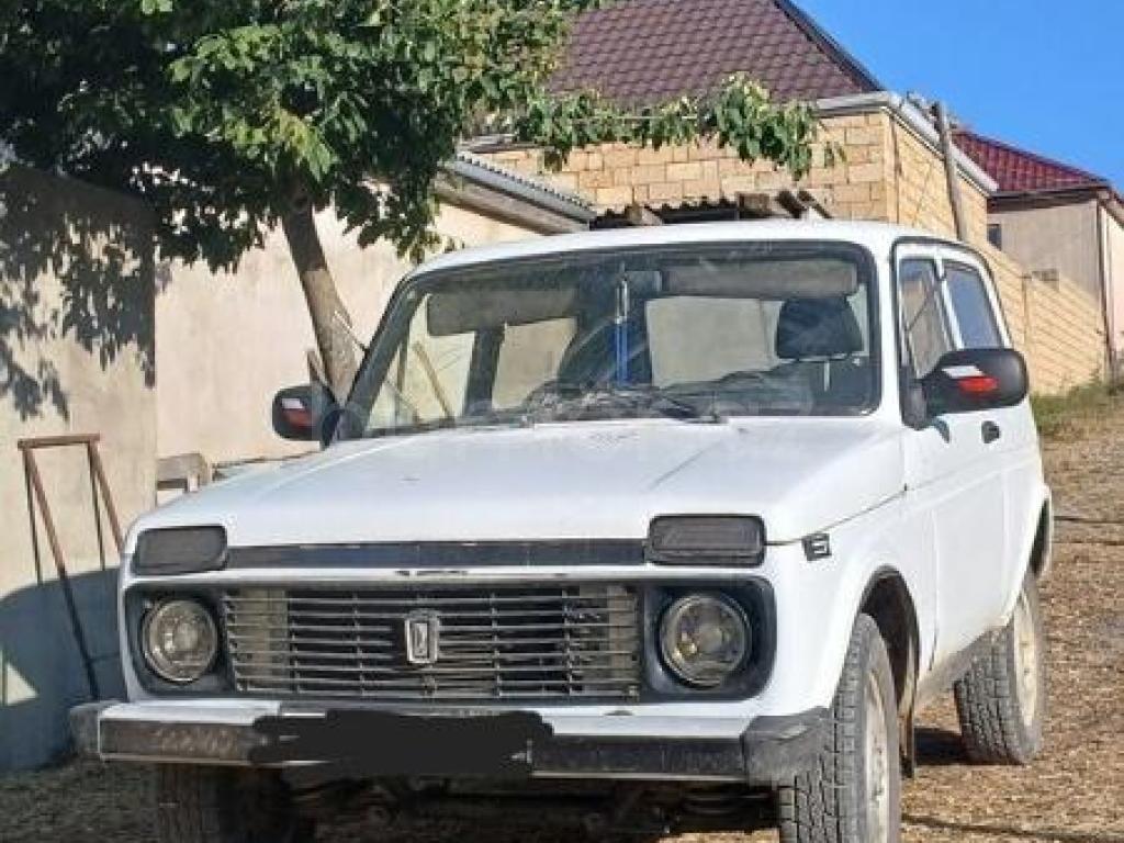 LADA (VAZ) Niva 1985 Benzin 80 Offoard / SUV 500000 km Mexanika