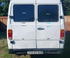 Mercedes 208 D 1992 Dizel 150 350000 km Mikroavtobuslar Mexanika