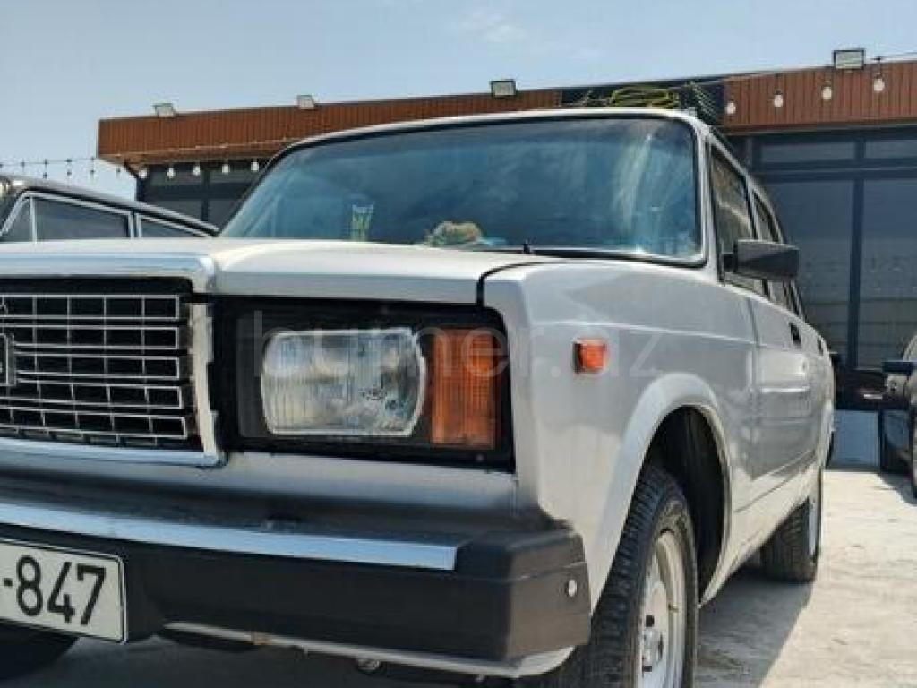 LADA (VAZ) 2107 2010 Benzin 75 Sedan 100000 km Mexanika
