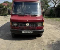 Mercedes 208 D 1990 Dizel 100 347459 km Mikroavtobuslar Mexanika