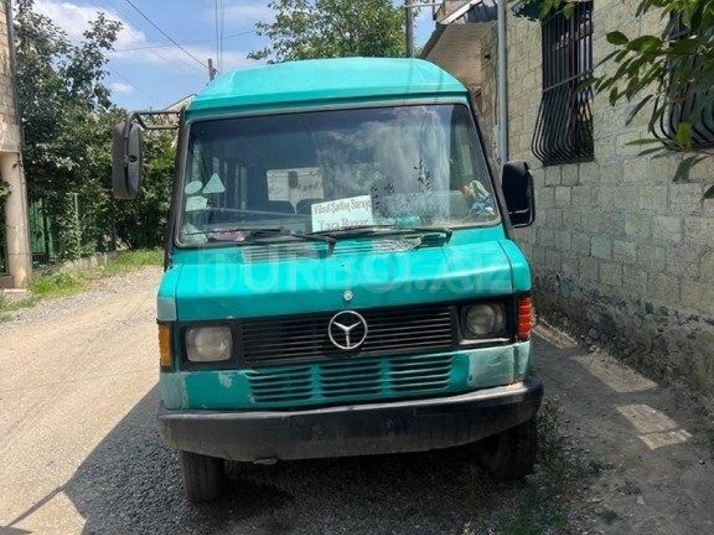 Mercedes 208 D 1993 Dizel 80 400000 km Mikroavtobuslar Mexanika
