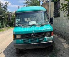Mercedes 208 D 1993 Dizel 80 400000 km Mikroavtobuslar Mexanika