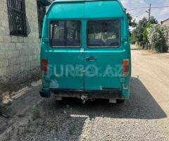 Mercedes 208 D 1993 Dizel 80 400000 km Mikroavtobuslar Mexanika