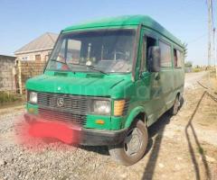 Mercedes 208 D 1992 Dizel 76 250000 km Mikroavtobuslar Mexanika