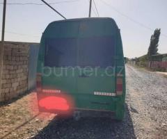 Mercedes 208 D 1992 Dizel 76 250000 km Mikroavtobuslar Mexanika