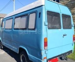 Mercedes 208 D 1995 Dizel 100 500000 km Mikroavtobuslar Mexanika