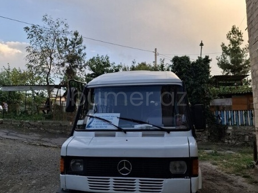 Mercedes 208 D 1992 Dizel 100 400000 km Mikroavtobuslar Mexanika