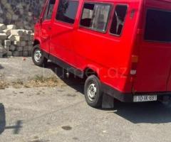 Mercedes 208 D 1987 Dizel 90 642832 km Mikroavtobuslar Mexanika