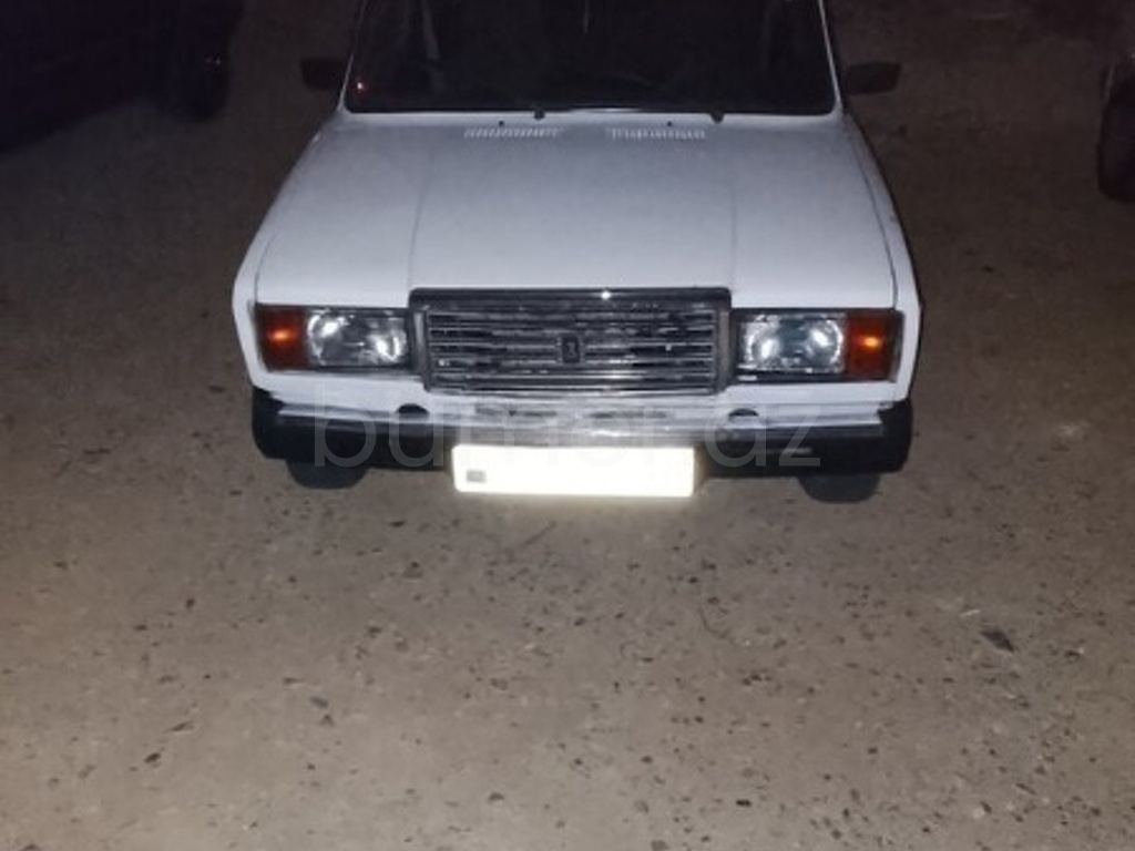 LADA (VAZ) 2107 2007 Benzin 75 Sedan 250000 km Mexanika