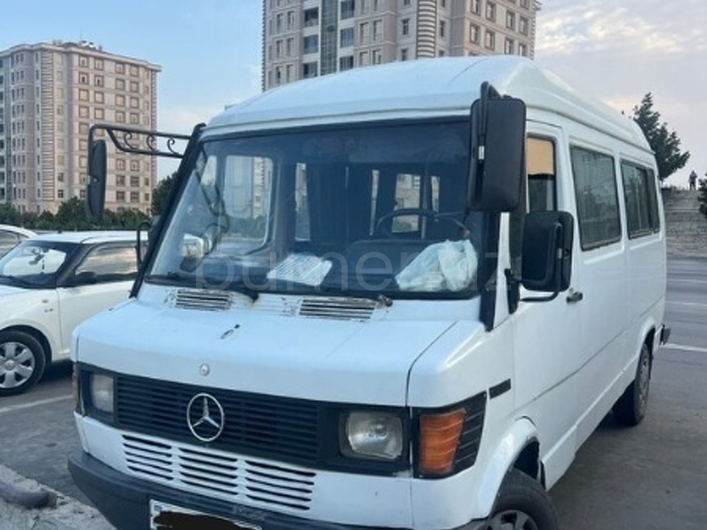 Mercedes 208 D 1993 Dizel 99 400000 km Mikroavtobuslar Mexanika