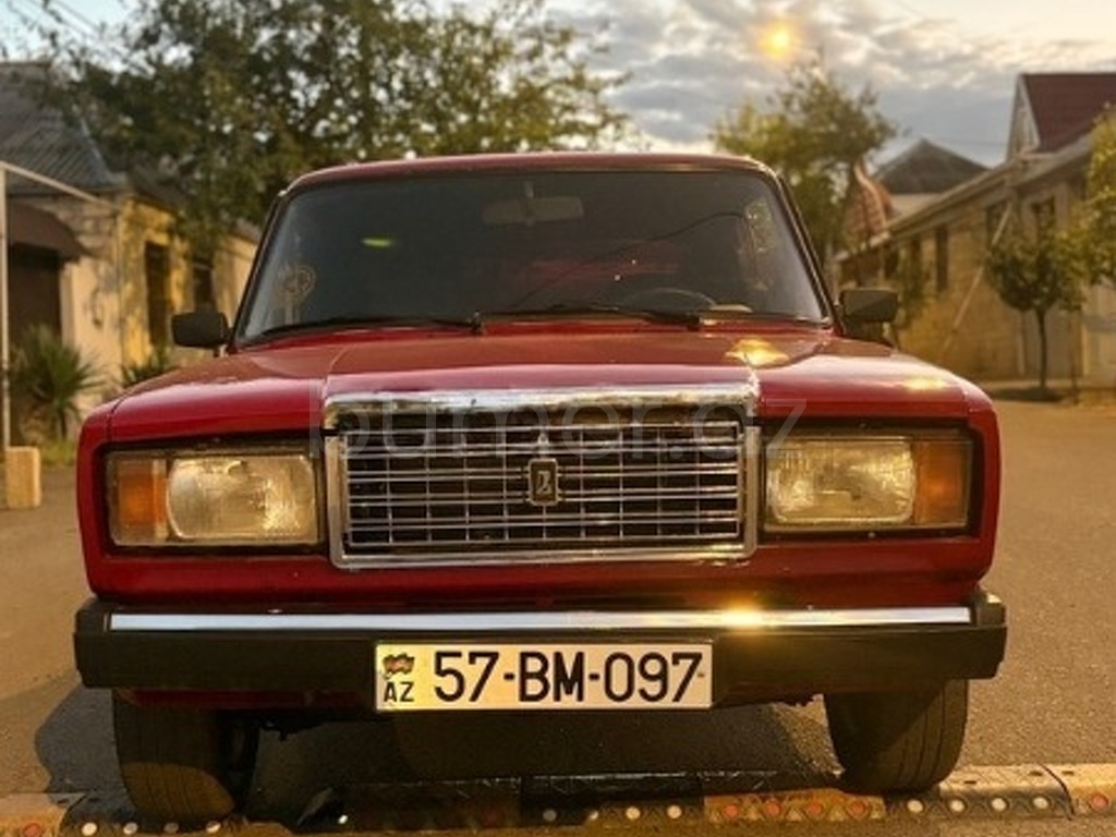 LADA (VAZ) 2107 2006 Benzin 75 Sedan 12345 km Mexanika