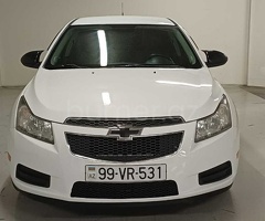 Chevrolet Cruze 2013 Benzin 140 Sedan 270000 km Avtomat