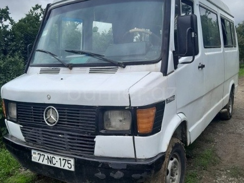 Mercedes 208 D 1993 Dizel 100 500000 km Mikroavtobuslar Mexanika