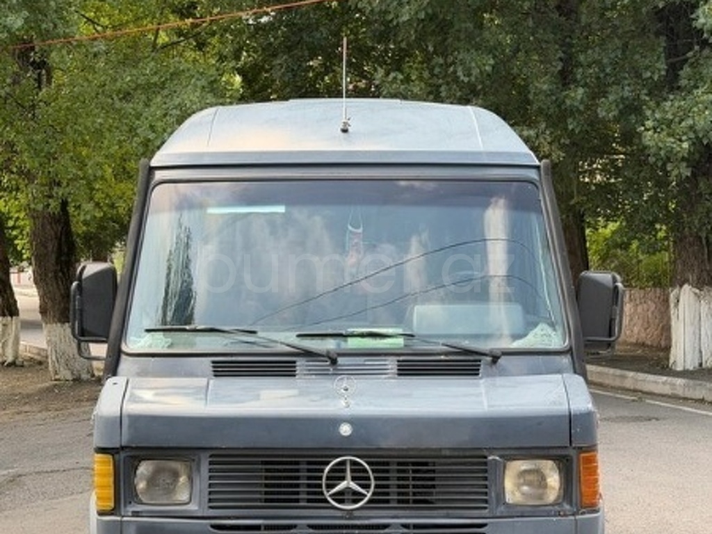 Mercedes 208 D 1993 Dizel 90 200000 km Mikroavtobuslar Mexanika