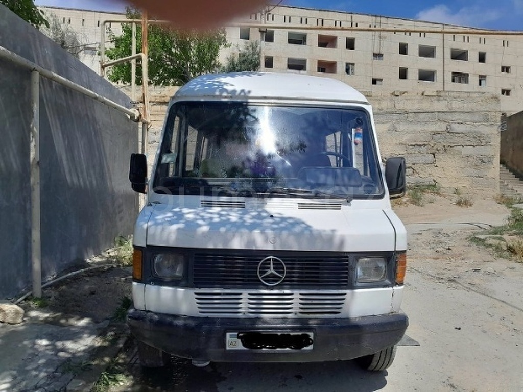Mercedes 208 D 1995 Dizel 150 450000 km Mikroavtobuslar Mexanika