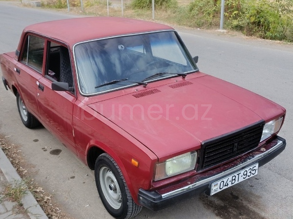 LADA (VAZ) 2107 1993 Benzin 75 Sedan 250000 km Mexanika