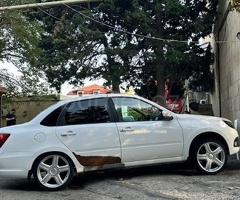 LADA (VAZ) Granta 2025 Benzin 90 Sedan 67700 km Mexanika