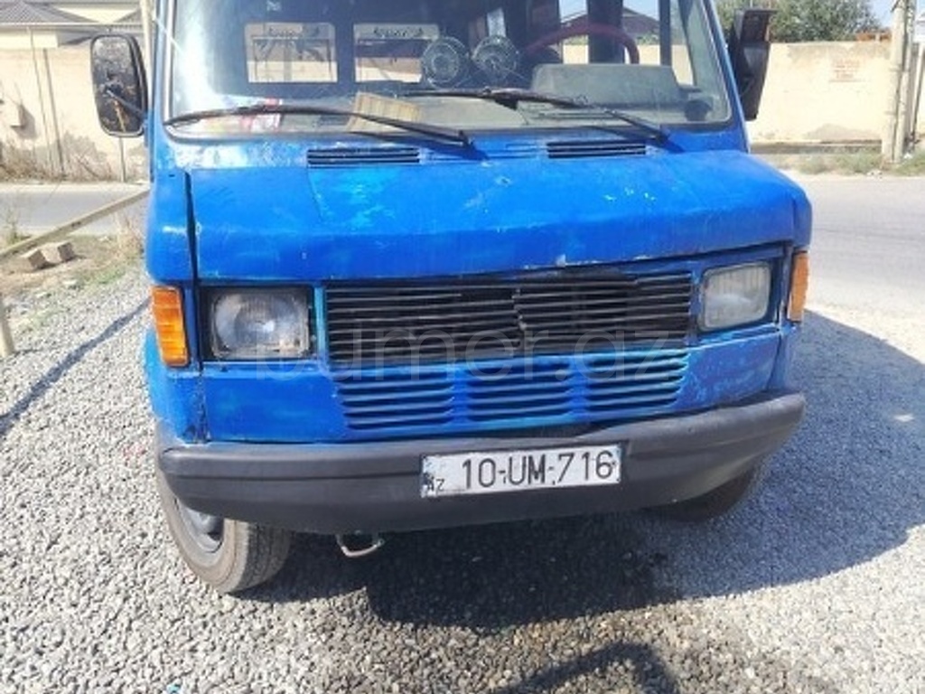 Mercedes 208 D 1991 Dizel 90 300000 km Mikroavtobuslar Mexanika