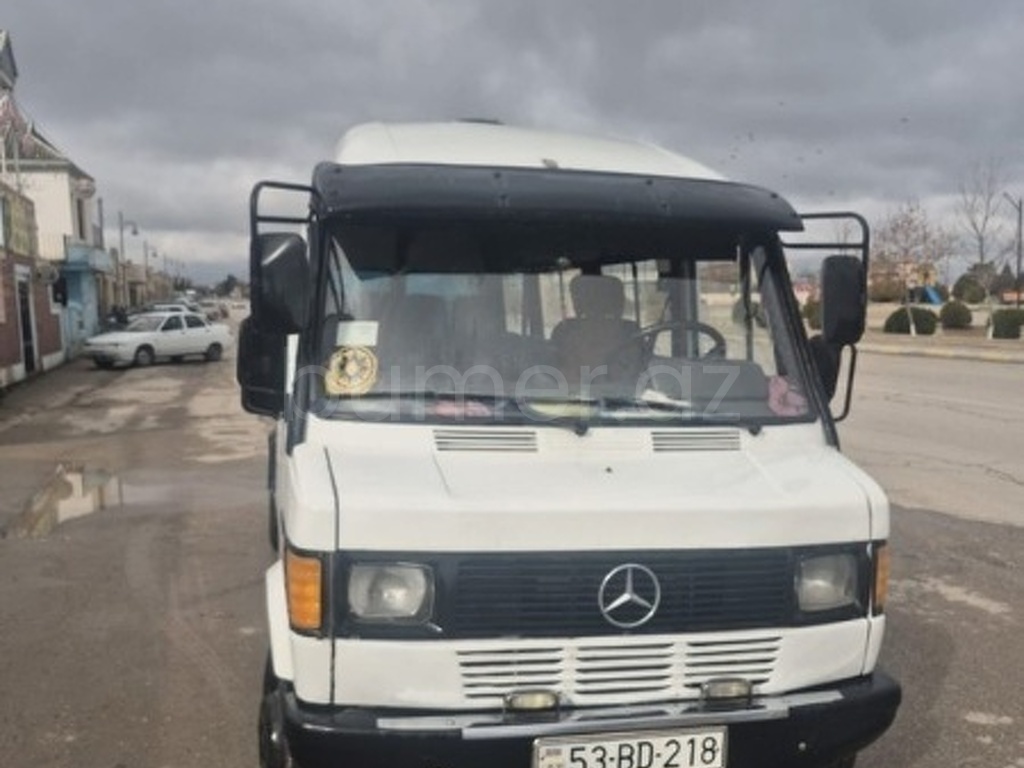 Mercedes 410 D 1991 Dizel 129 500000 km Avtobuslar Mexanika