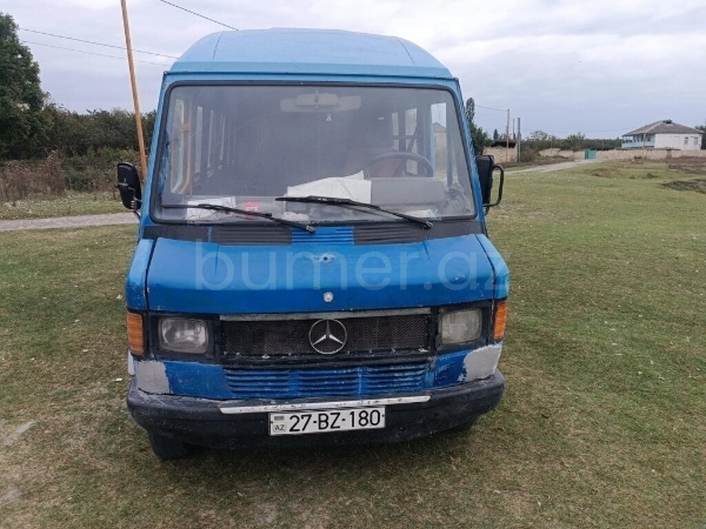 Mercedes 208 D 1989 Dizel 129 20000 km Mikroavtobuslar Mexanika