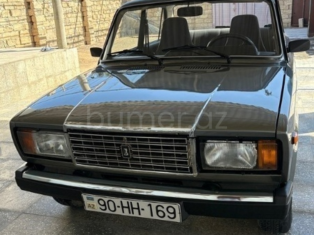 LADA (VAZ) 2107 2010 Benzin 77 Sedan 32892 km Mexanika