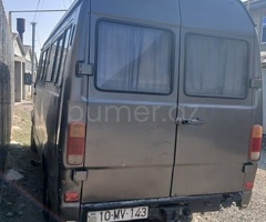Mercedes 208 D 1995 Dizel 111 440000 km Mikroavtobuslar Mexanika