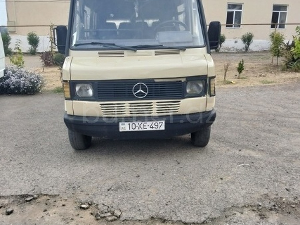 Mercedes 208 D 1990 Dizel 150 400000 km Mikroavtobuslar Mexanika