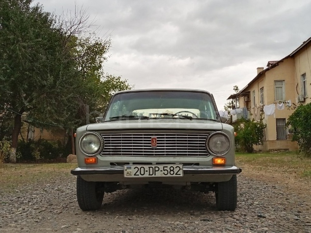 LADA (VAZ) 21013 1984 Benzin 64 Sedan 24502 km Mexanika