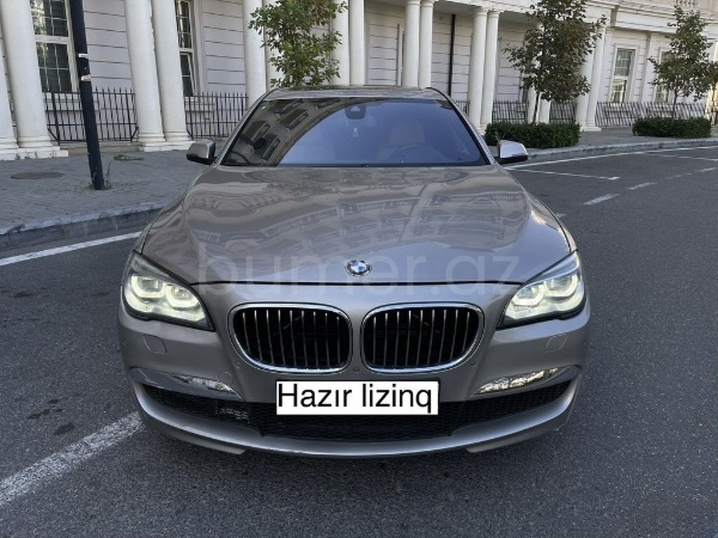 BMW 7-series 740 2014 Benzin 320 Sedan 138000 km Avtomat