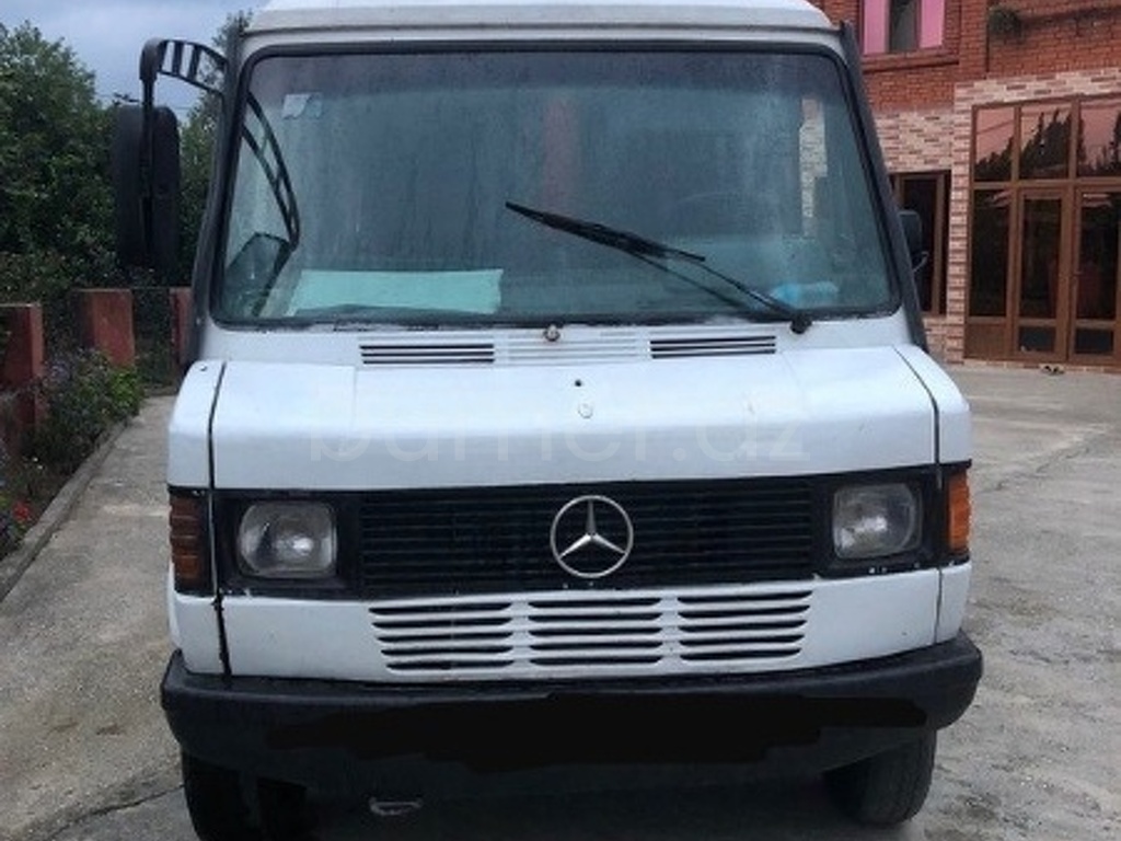Mercedes 208 D 1993 Dizel 107 295000 km Mikroavtobuslar Mexanika