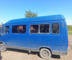 Mercedes 208 D 1991 Dizel 79 500000 km Mikroavtobuslar Mexanika