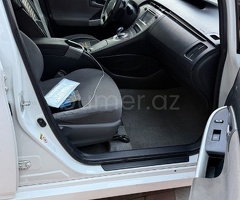 Toyota Prius 2015 Hibrid 98 Filtbek 322000 km Avtomat