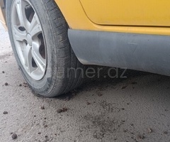 Fiat Albea 2006 Benzin 103 Sedan 750000 km Mexanika