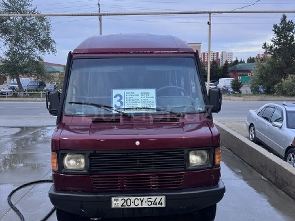 Mercedes 208 D 1993 Dizel 100 250000 km Mikroavtobuslar Mexanika