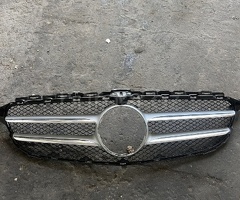 Ban-Kuza hissələr Mercedes