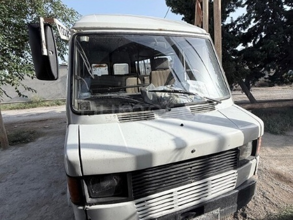 Mercedes 208 D 1994 Dizel 100 600000 km Mikroavtobuslar Mexanika