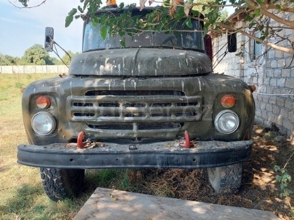 MARKALAR ZIL 130 1990 Benzin 150 300000 km Mexanika