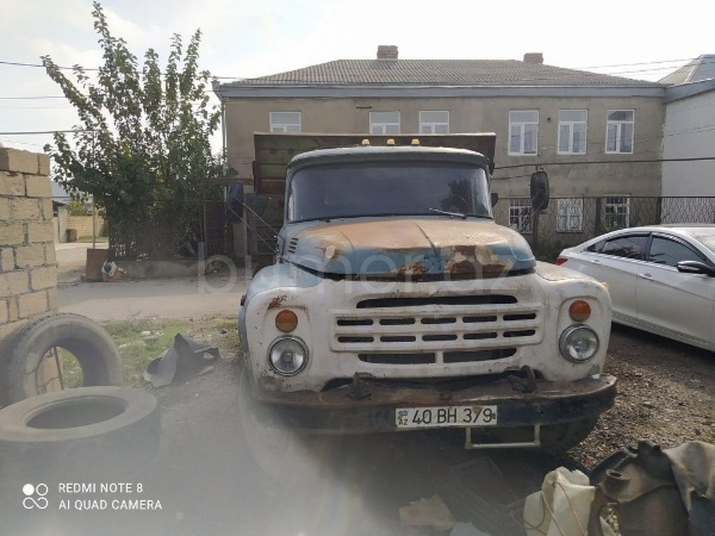 MARKALAR ZIL 130 1980 Benzin 150 300000 km Mexanika