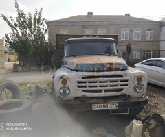 MARKALAR ZIL 130 1980 Benzin 150 300000 km Mexanika