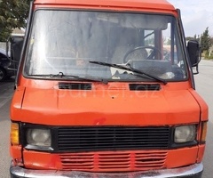 Mercedes 208 D 1991 Dizel 90 210000 km Mikroavtobuslar Mexanika