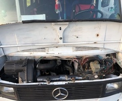 Mercedes 208 D 1989 Dizel 83 690000 km Mikroavtobuslar Avtomat