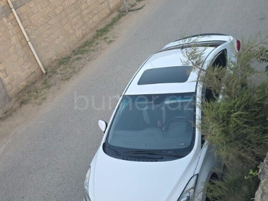 Hyundai Elantra 2013 Benzin 150 Sedan 128000 km Avtomat