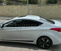 Hyundai Elantra 2013 Benzin 150 Sedan 128000 km Avtomat