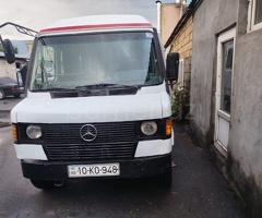 Mercedes 208 D 1993 Dizel 100 350000 km Mikroavtobuslar Mexanika
