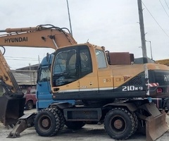 Hyundai 210W, Ekskavator, 2013, 8000 km
